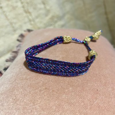 bracelet tissé à la main en fil brillant violet